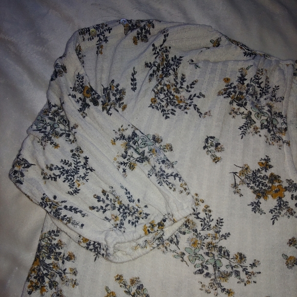 GUC Plus Size Lucky Brand Antique Floral Print Button Sleeve Top – Size 1X - Picture 14 of 16